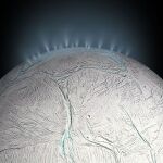 La sonda Cassini descubrió grandes géiseres de vapor y hielo en el polo sur de Encelado
