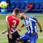 El lateral izquierdo del Deportivo Alavés Rubén Duarte. EFE/David Aguilar