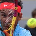 Nadal da un revés en su partido contra Korda, de octavos de Roland Garros