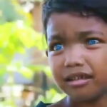 La tribu que asombra al mundo por sus hipnotizantes ojos azules brillantes