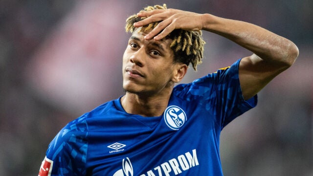 Jean-Clair Todibo durante su cesión al Schalke.