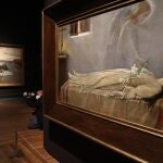«Último sueño de una virgen», de Villegas Brieva, y «Las doce» (al fondo), de Pla y Gallardo