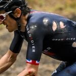 Geraint Thomas tuvo que retirarse del Giro por una caída