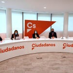 El vicesecretario adjunto de Ciudadanos, José María Espejo-Saavedra; la secretaria general, Marta Bravo; la presidenta, Inés Arrimadas; el vicesecretario primero del partido, Carlos Cuadrado; y la portavoz de la Ejecutiva, Melisa Rodríguez, durante una reunión del Comité Permanente de Ciudadanos