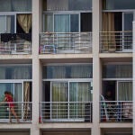 Balcones de un bloque de edificios de la ciudad de Madrid.