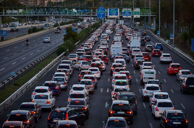 Atascos en Madrid en la carretera de circunvalación M30
