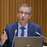 El gobernador del Banco de España, Pablo Hernández de Cos, compareciendo en el Congreso el 6 de octubre