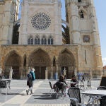 Turistas en León