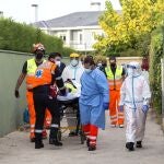 Herido un trabajador de 62 años tras caerse de un andamio en la urbanización Valdelagua de Santa Marta de Tormes