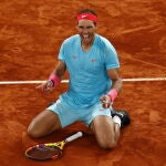 Rafael Nadal tras ganar el partido contra Novak Djokovic en la final de Roland Garros en París.