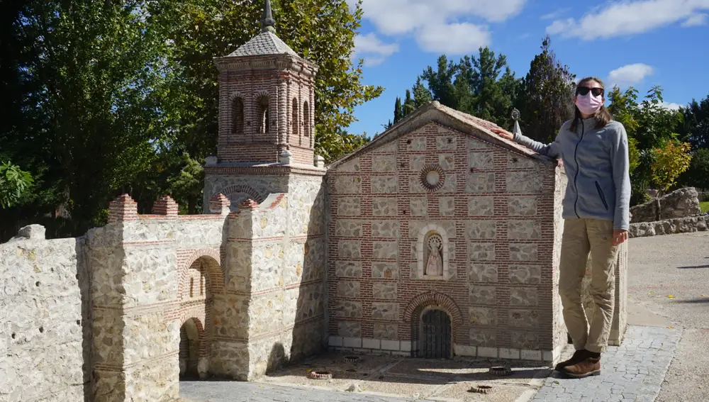 Maqueta de la Iglesia de San Miguel en el Parque temático del Mudéjar. Desliza la pantalla para ver su tamaño real.