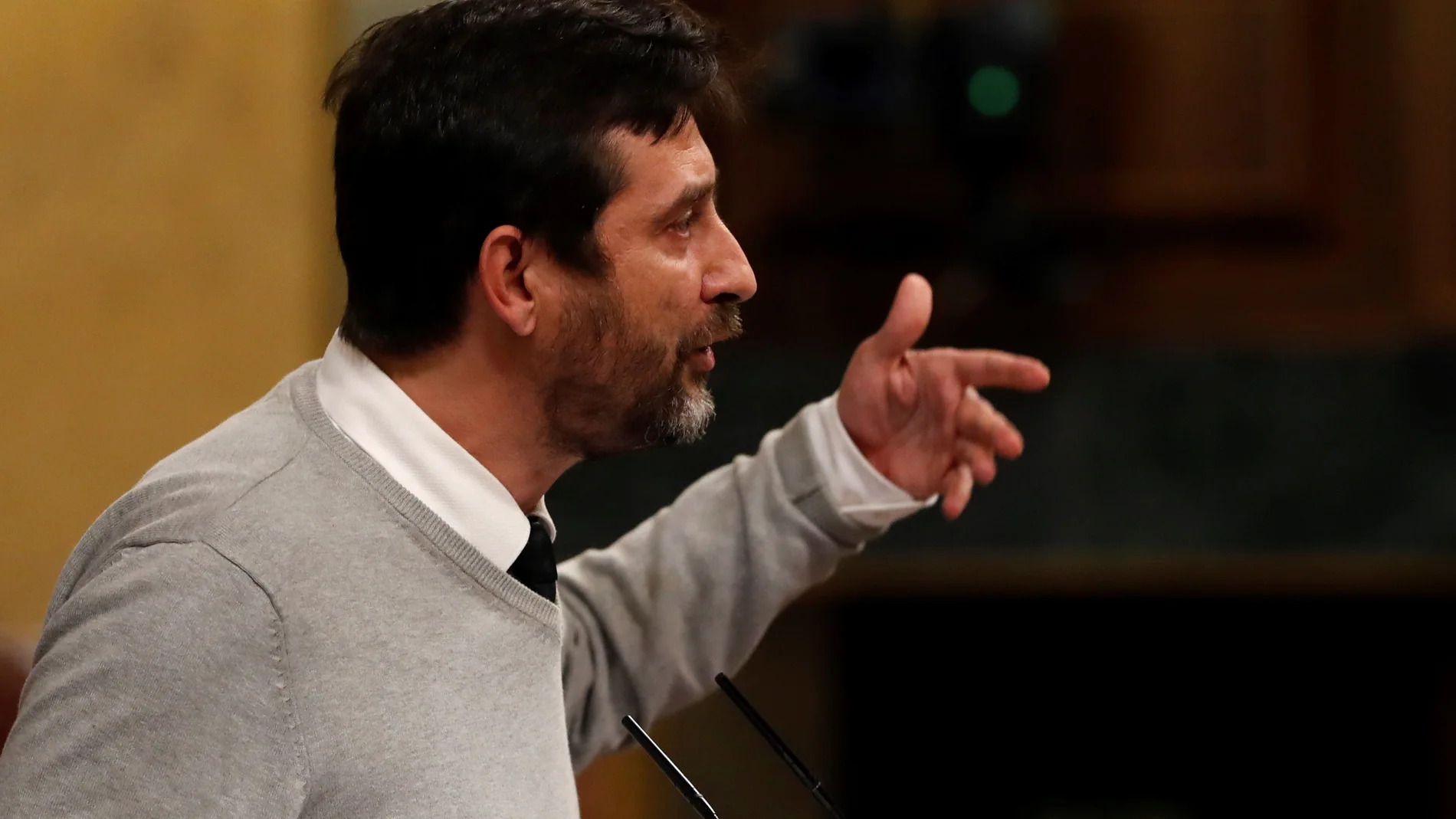 El juez archiva la investigación por administración desleal contra el diputado Rafa Mayoral, en la imagen en el Congreso
