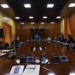 El presidente de la Diputación de Sevilla, Fernando Rodríguez Villalobos, ante el Grupo de Trabajo del Parlamento andaluz que elabora una estrategia frente al reto demográfico