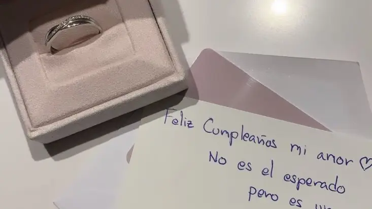 El regalo de Juan Betancourt a Andrea Duro por su 29 cumpleaños