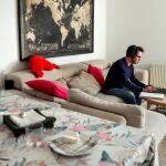 Trabajar en casa dispara el riesgo de obesidad, hipertensión y diabetes tipo 2 si no se controlan los buenos hábitos