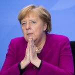 La canciller alemana, Angela Merkel, durante su comparecencia ante la Prensa esta noche