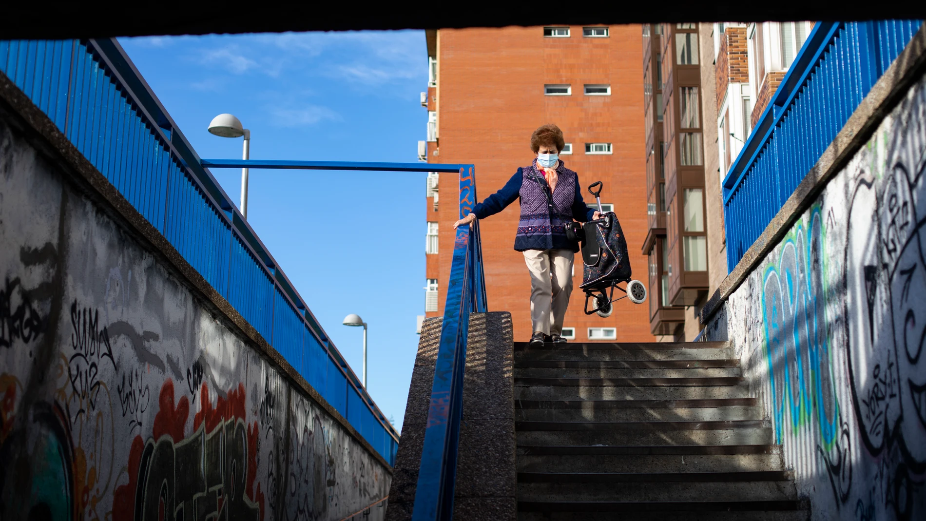 Un paso peatonal subterráneo en el Paseo de Extremadura de Madrid