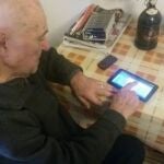 Tener una presión arterial más alta durante la noche que durante el día puede ser un factor de riesgo de la enfermedad de Alzheimer en los hombres mayores