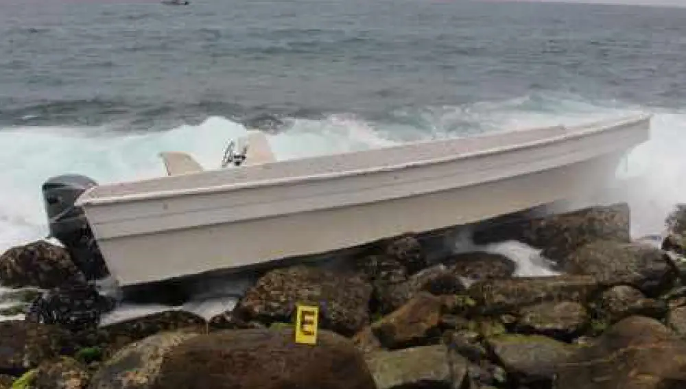 La supuesta lancha en la que los seis insurgentes llegaron a la costa de Macuto en una operación contra el régimen