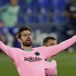 Gerard Piqué ofrece su particular versión de la situación que vive el Barcelona.