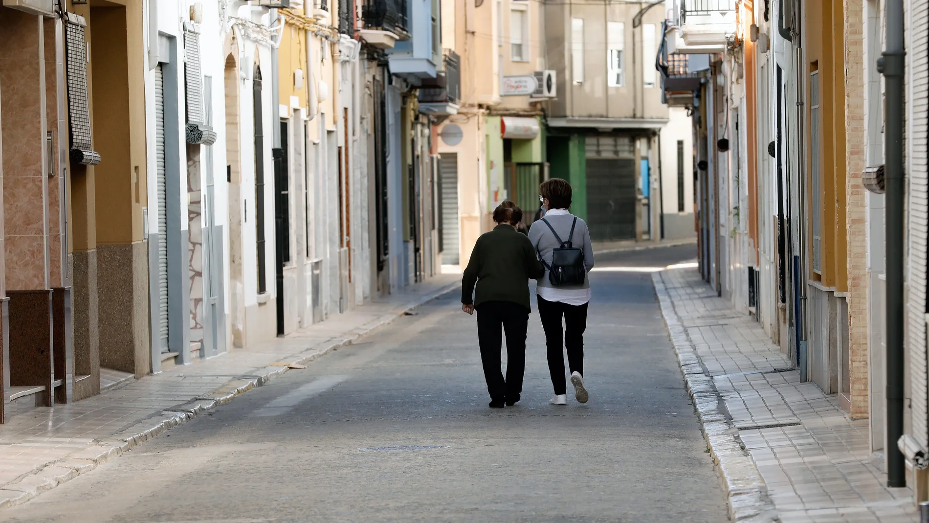 Entrar en la vida de las personas mayores es una forma de romper su soledad