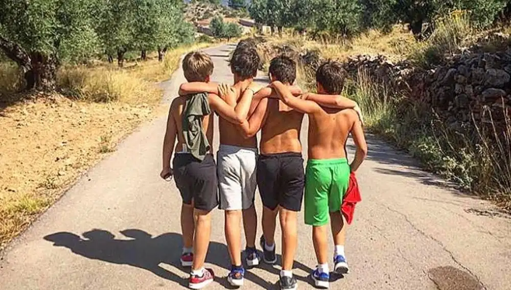 Los cuatro hijos de Miguel Bosé y Nacho Palau, juntos