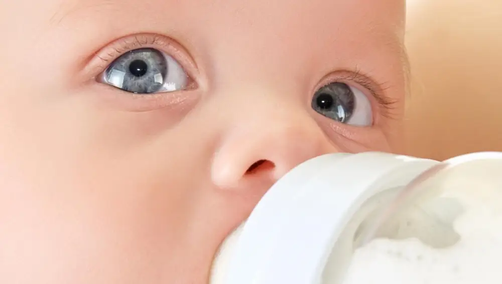 Una de las causas de los cólicos es la ingesta de gases durante las tomas