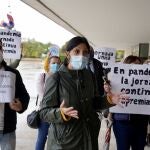 Concentración de padres y madres que reclaman jornada continua en los centros educativos.