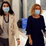 La presidenta del Congreso Meritxell Batet (i), y la presidenta del Senado Pilar Llop, a su llegada a la reunión conjunta de las Mesas del Congreso de los Diputados y del Senado