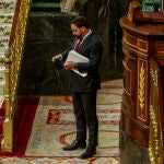 El presidente de Vox, Santiago Abascal, tras intervenir durante el pleno en el que se debate la moción de censura planteada por Vox