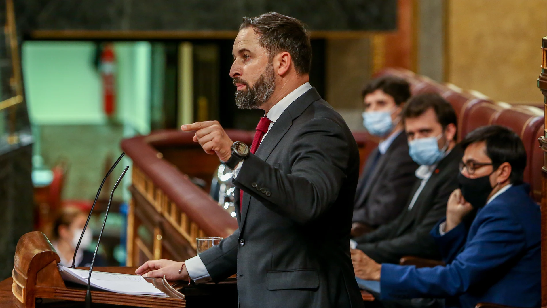 El presidente de Vox, Santiago Abascal, durante el pleno en el que se debate la moción de censura planteada por Vox