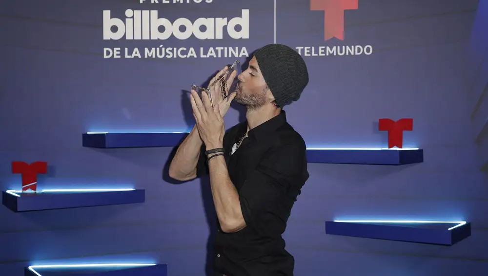 El artista Enrique Iglesias en los Premios Billboard de la Musica Latina 2020