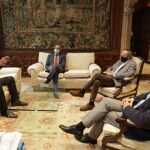 El presidente de la Generalitat, Ximo Puig, reunido esta mañana con los agentes sociales