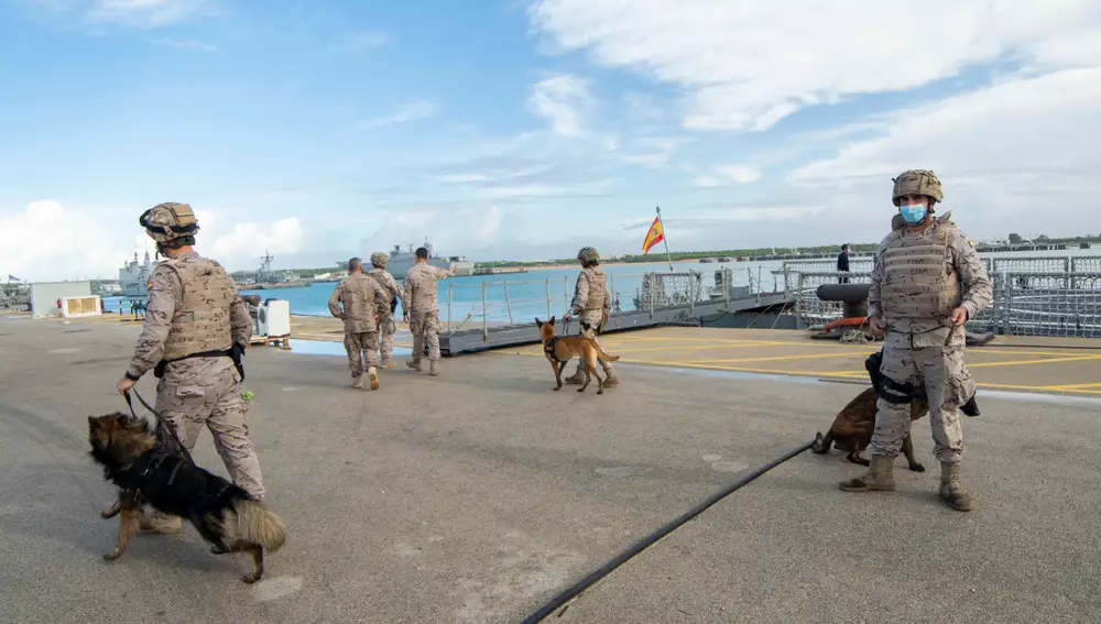 Militares durante ejercicios de entrenamiento en la base de Rota