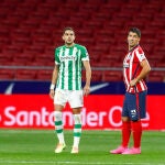 Marc Bartra con el Betis frente al Atlético de Madrid.