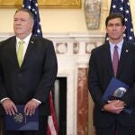 El secretario de Estado Mike Pompeo y el secretario de Defensa Mark Esper