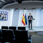 Pedro Sánchez, compareciendo desde la Moncloa durante la pandemia