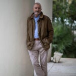 Arturo Pérez-Reverte publica "Línea de fuego", un gran relato sobre la batalla del Ebro