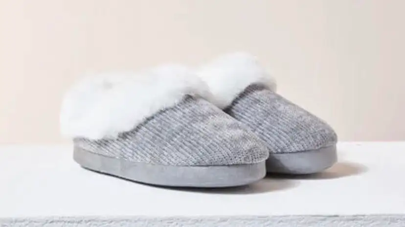 Zapatillas de casa para teletrabajar.