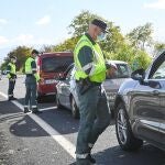 Control de la Guardia Civil en Granada para hacer cumplir las restricciones decretadas por la Junta de Andalucía durante el estado de alarma