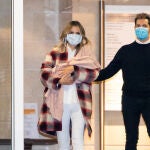 David Bisbal y Rosanna Zanetti salen del hospital con su hija Bianca. La pareja salían felices del hospital con su hija en brazos, la pequeña nació el pasado 26 de octubre en el hospital Ruber de MadridCANTANTE;HIJA;BEBERaúl Terrel / Europa Press27/10/2020