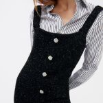 Zara tiene el vestido de punto y botón joya que hubiera enamorado a Coco Chanel.