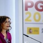 La ministra de Hacienda, María Jesús Montero durante la rueda de prensa tras el Consejo de Ministros celebrada en el Palacio de la Moncloa este martes. EFE/Ballesteros