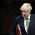 El primer ministro, Boris Johnson, al salir de una reunión con su Gabinete