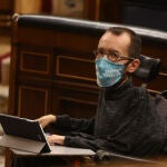 El portavoz de Unidas Podemos (UP) en el Congreso de los Diputados, Pablo Echenique, durante una sesión plenaria.