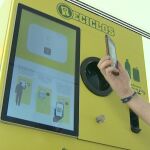 Ecoembes instalará más de 100 máquinas que recompensan por reciclar en diferentes estaciones de transporte, centros comerciales y de ocio del país