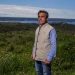 Victorino Martín, en su finca de Cáceres