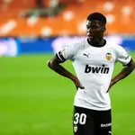 Yunus Musah con el Valencia.