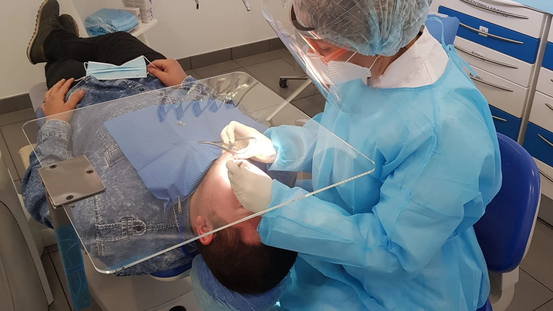 La boca es una de las principales vías a través de las cuales accede a él y, por tanto, mantenerla sana es crucial (Foto de ARCHIVO)28/09/2020