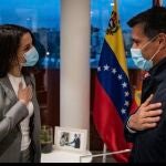La líder de Cs, Inés Arrimadas en su reunión con Leopoldo López